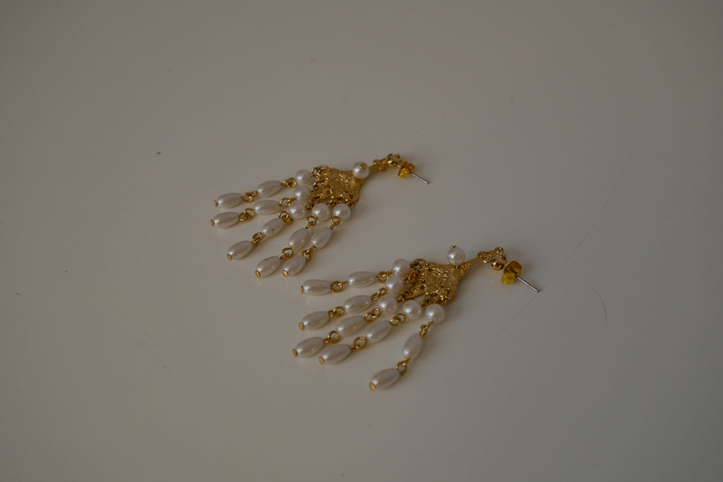 Vintage chandelier gold tone earrings