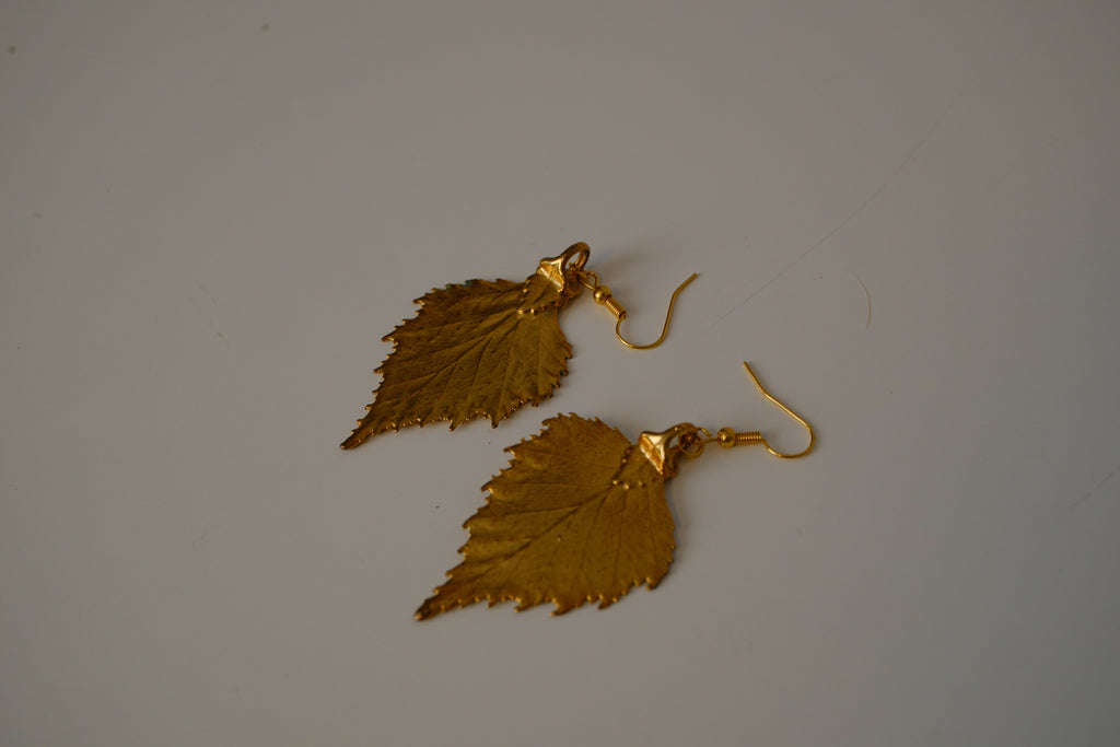 Vintage Gold tone Leaf earrings