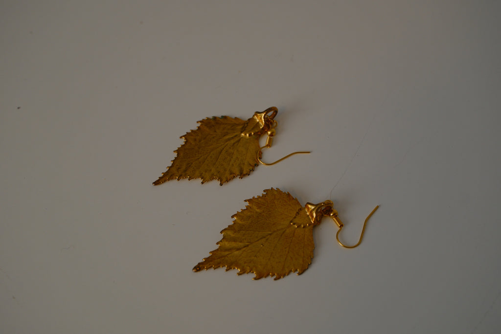 Vintage Gold tone Leaf earrings