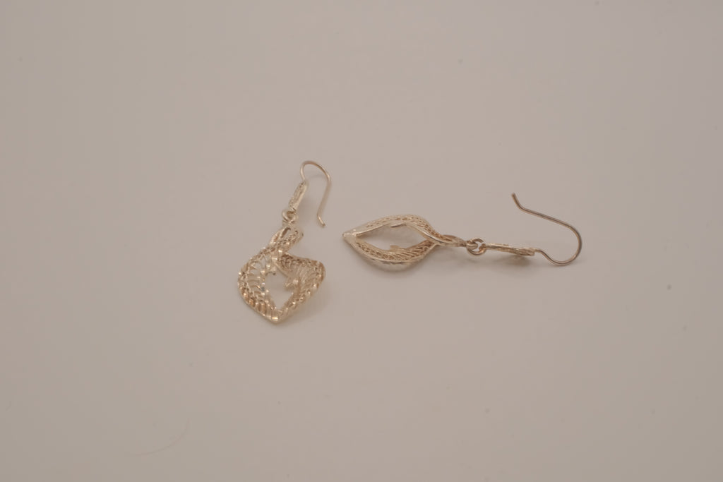 Sterling silver filigree dangle earrings