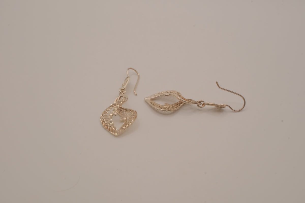 Sterling silver filigree dangle earrings