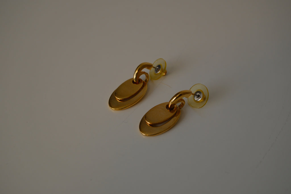 Vintage gold-tone oval dangle earrings