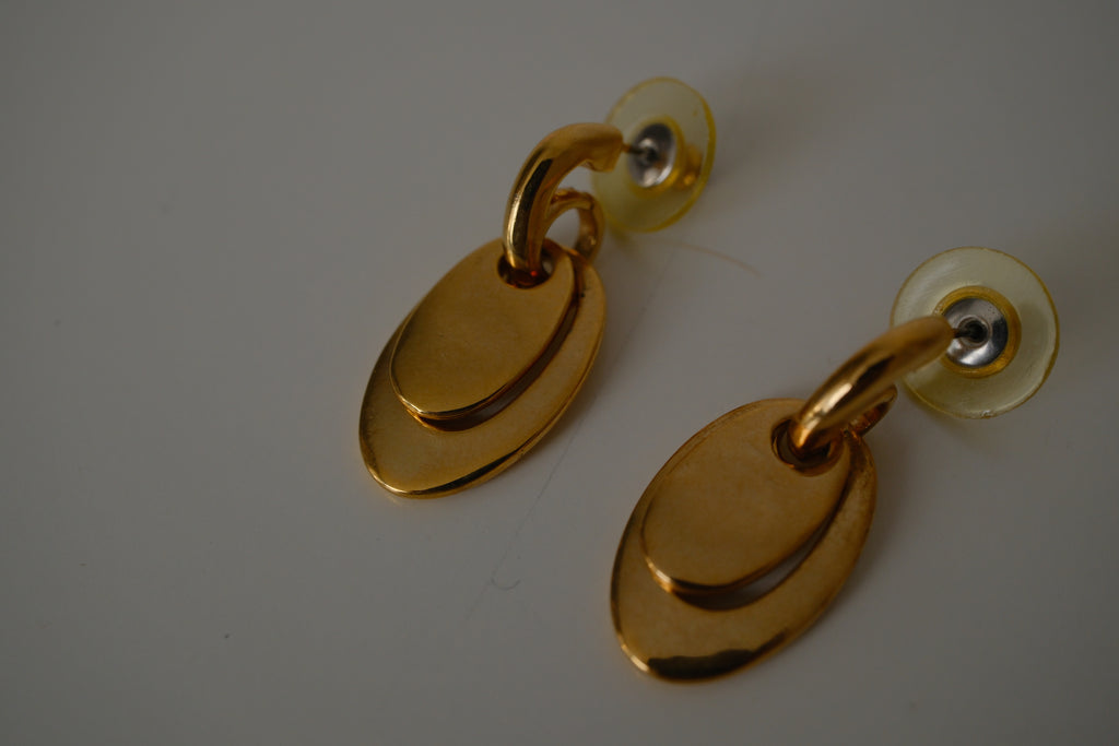 Vintage gold-tone oval dangle earrings