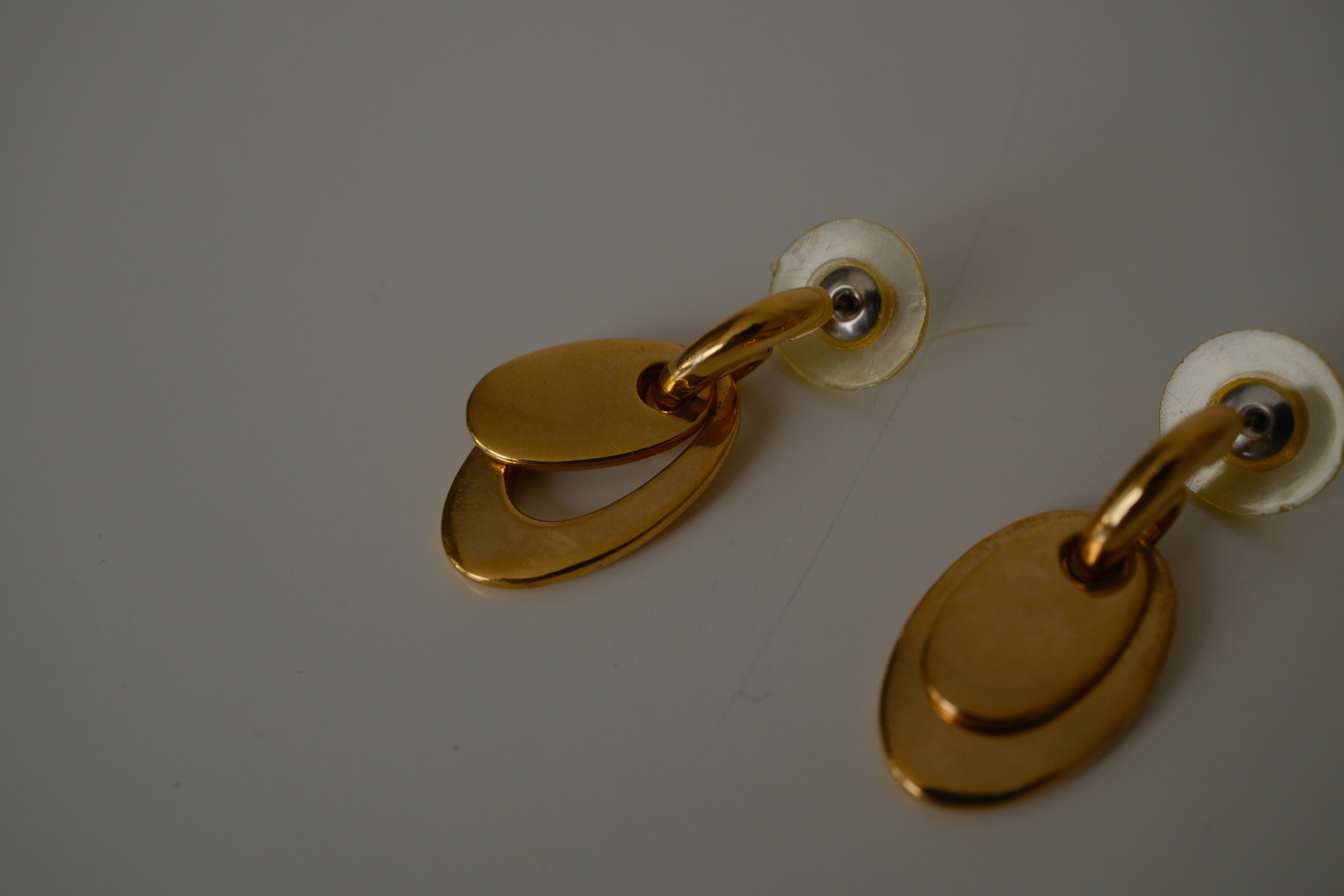 Vintage gold-tone oval dangle earrings