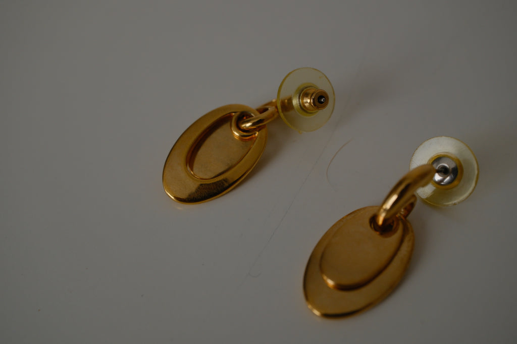 Vintage gold-tone oval dangle earrings