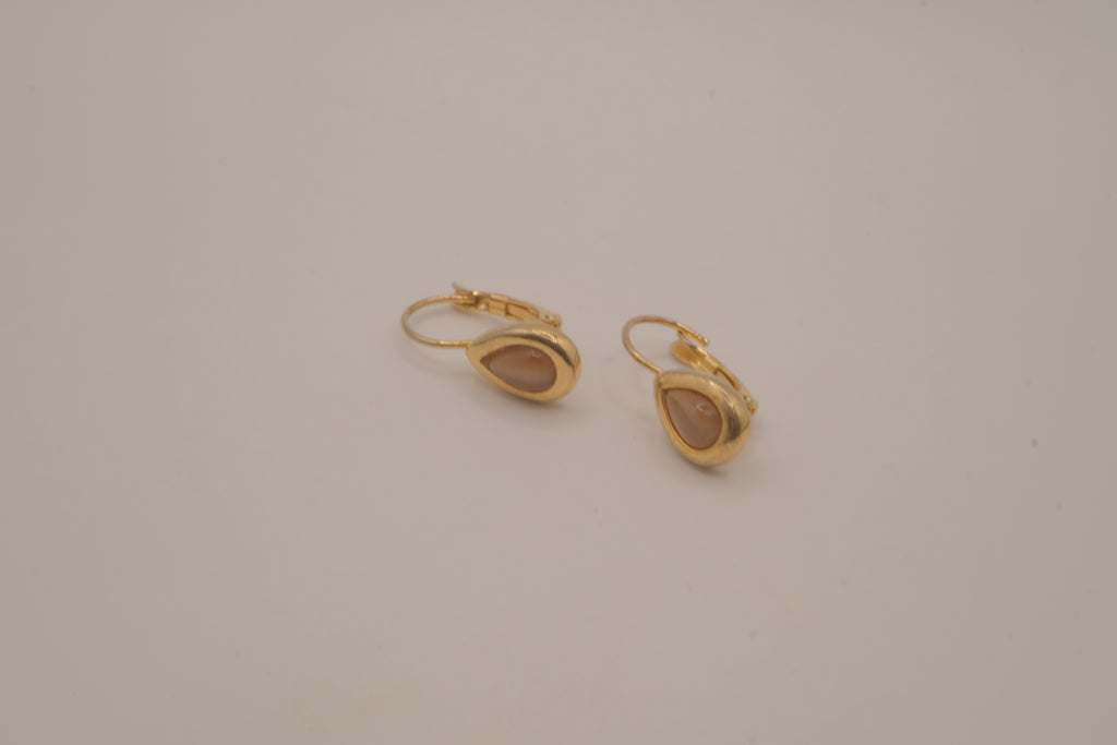 Vintage gold teardrop leverback earrings