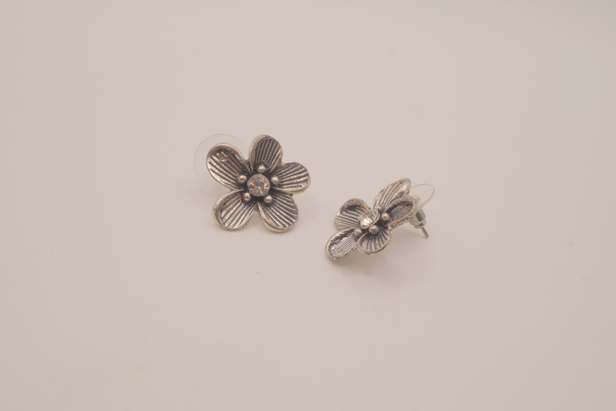 Antique silver flower stud earrings