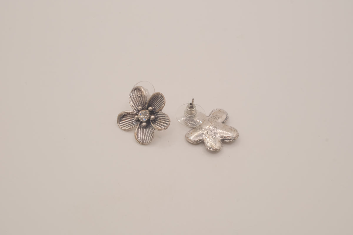 Antique silver flower stud earrings