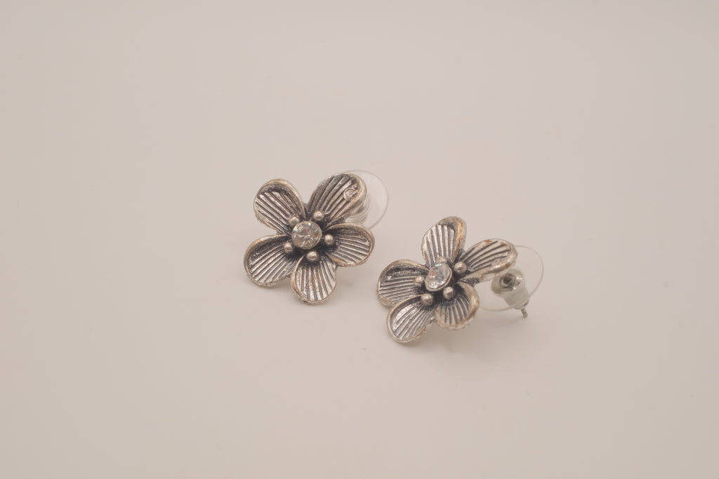 Antique silver flower stud earrings