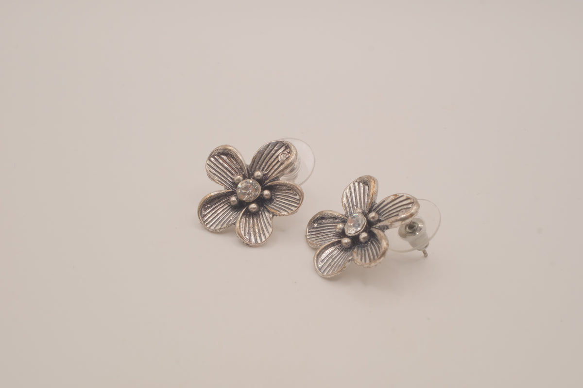 Antique silver flower stud earrings