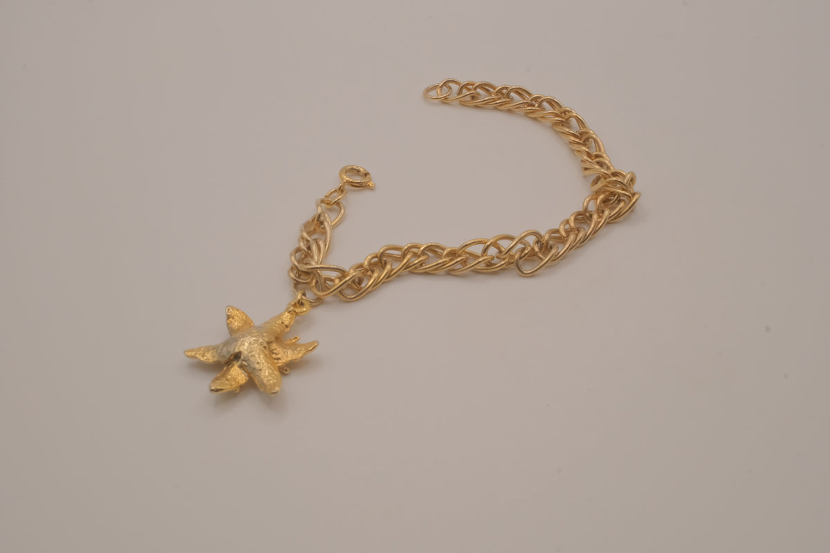 Vintage textured lily pendant charm bracelet