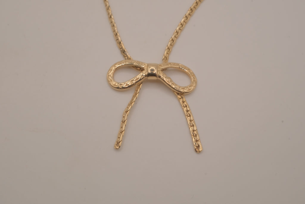 Vintage 1979 Avon "Sweetheart Choker" bow necklace