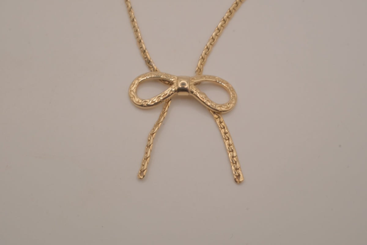 Vintage 1979 Avon "Sweetheart Choker" bow necklace