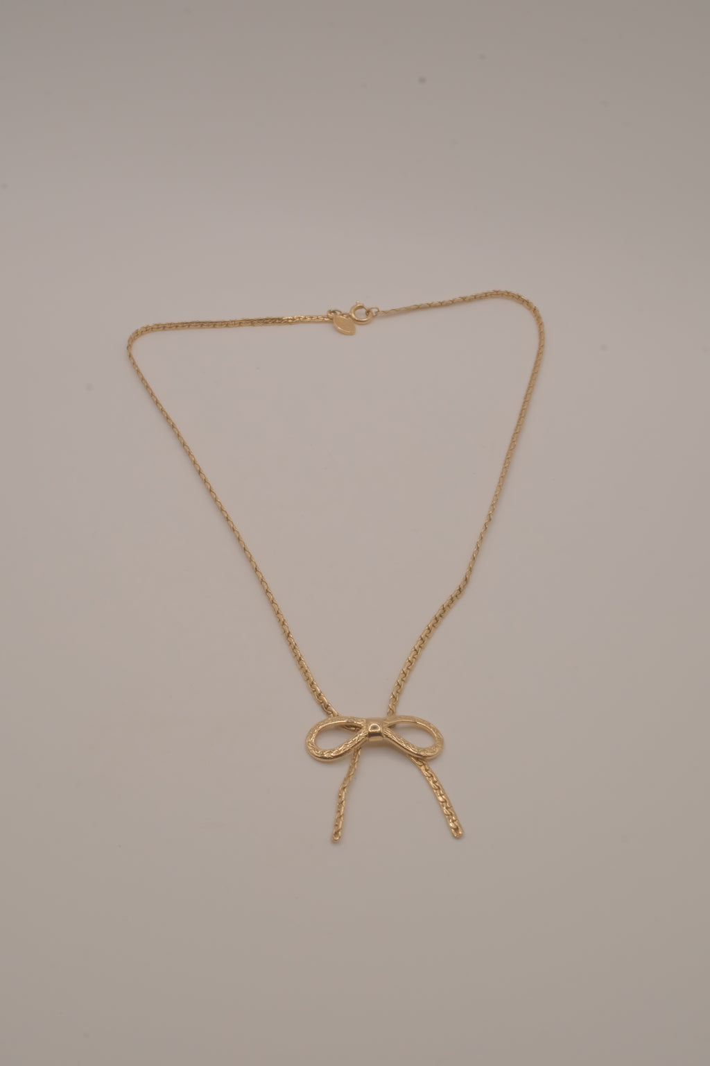 Vintage 1979 Avon "Sweetheart Choker" bow necklace