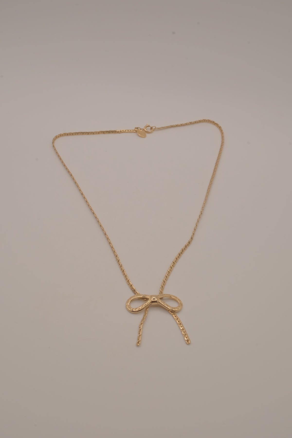 Vintage 1979 Avon "Sweetheart Choker" bow necklace