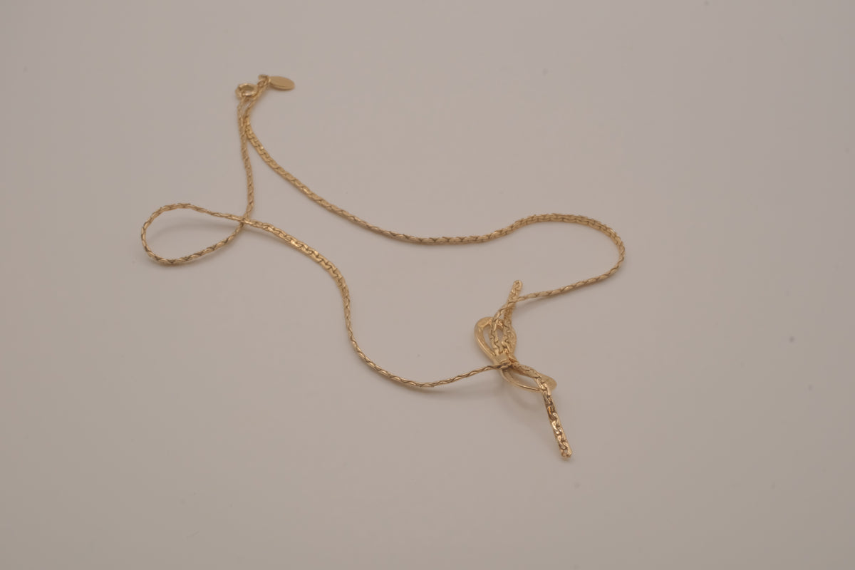 Vintage 1979 Avon "Sweetheart Choker" bow necklace