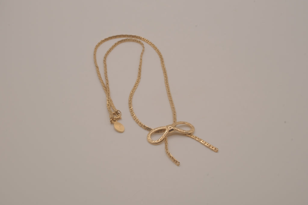 Vintage 1979 Avon "Sweetheart Choker" bow necklace