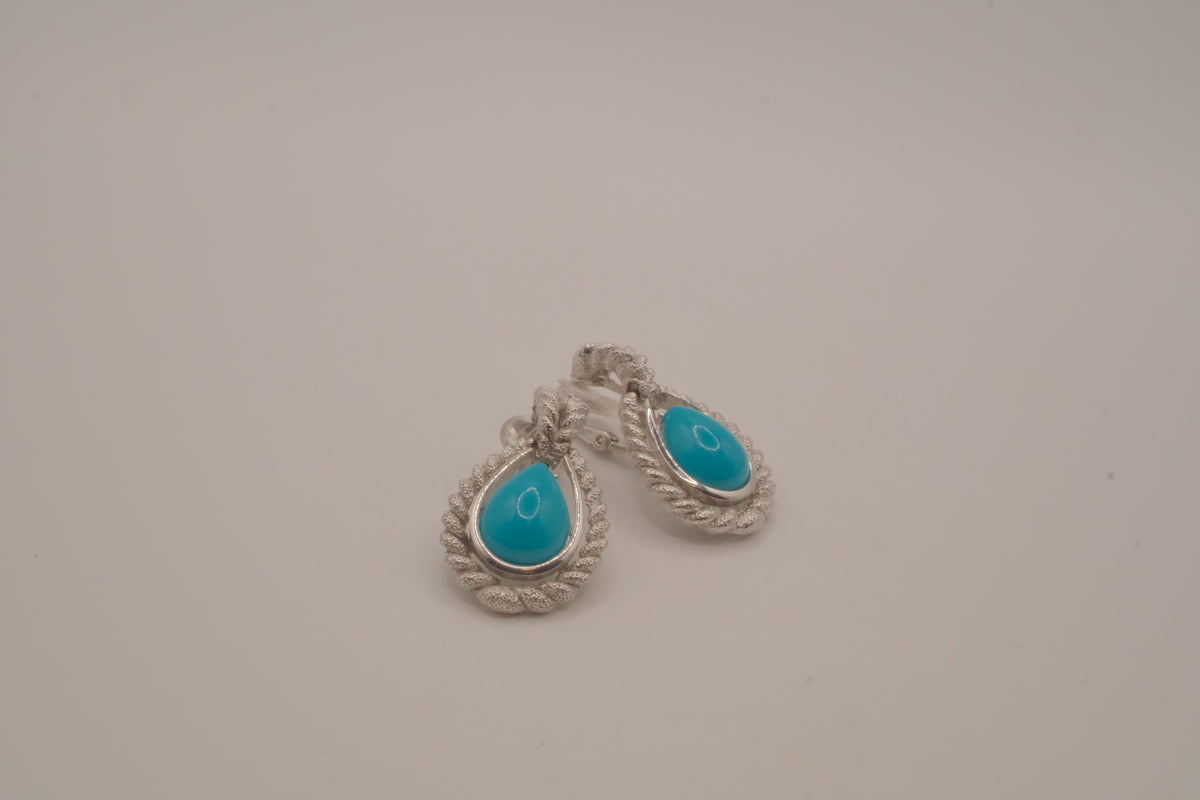 Vintage Avon faux turquoise teardrop clip-on earrings