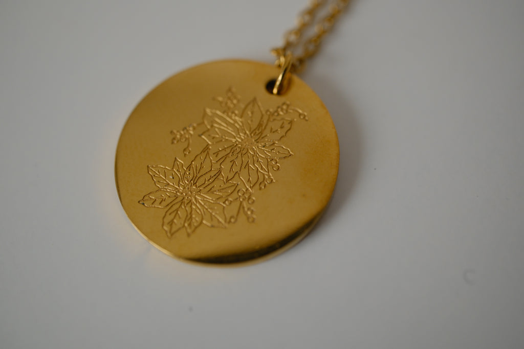 Vintage December birth flower pendant necklace