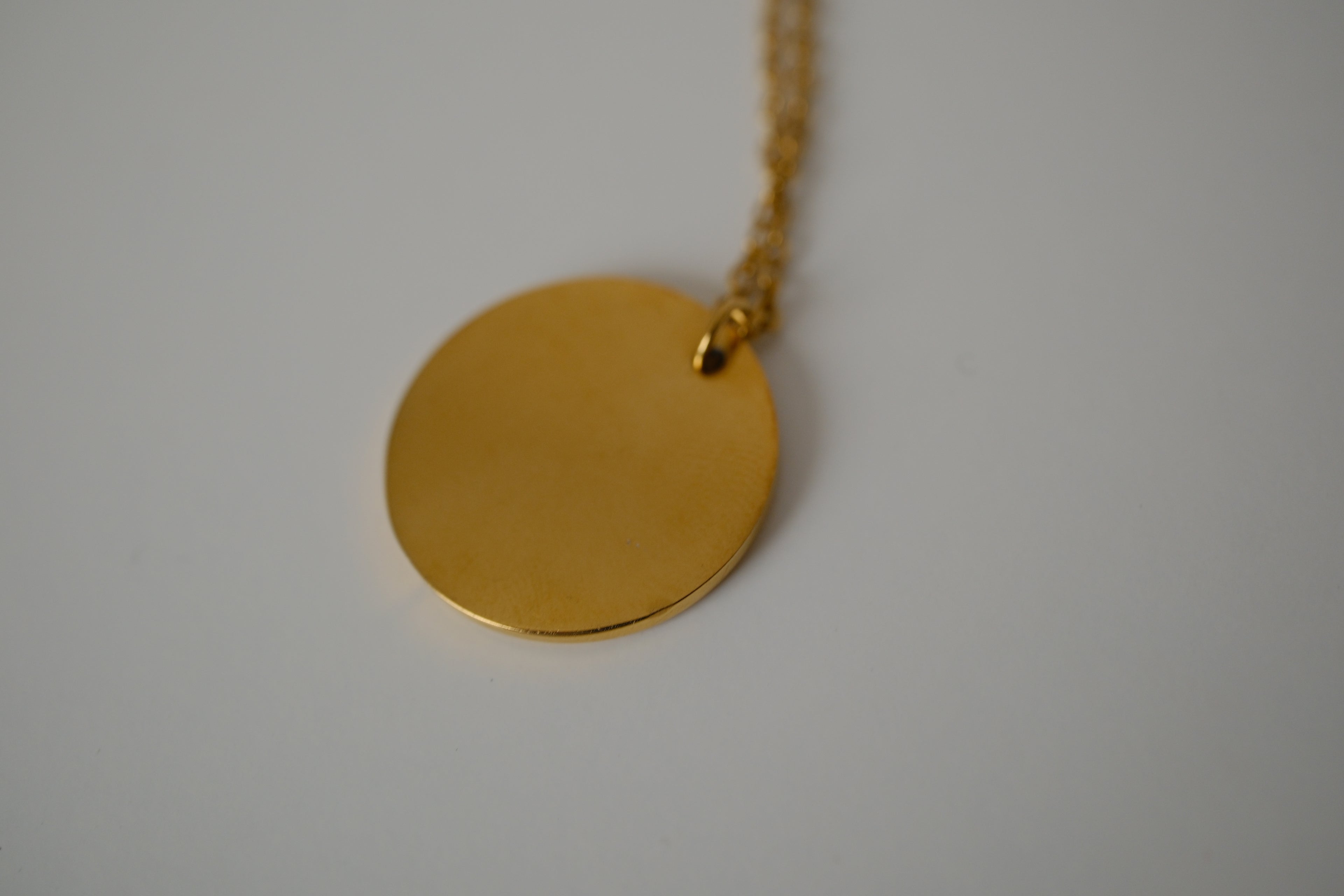 Vintage December birth flower pendant necklace