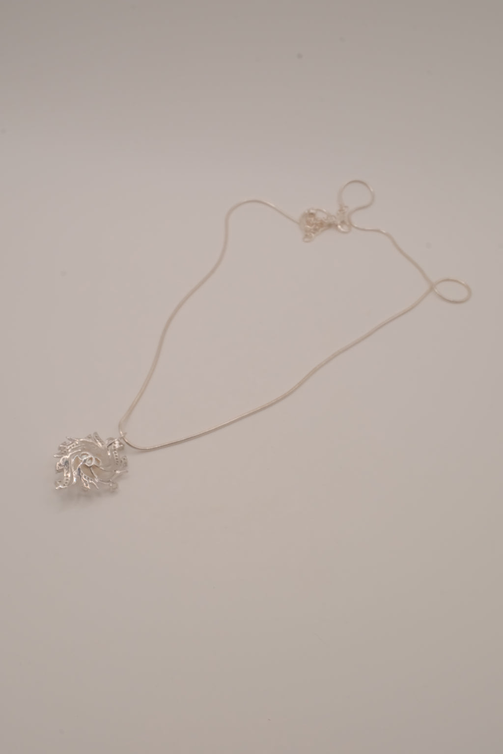 Freshwater pearl swirl pendant necklace