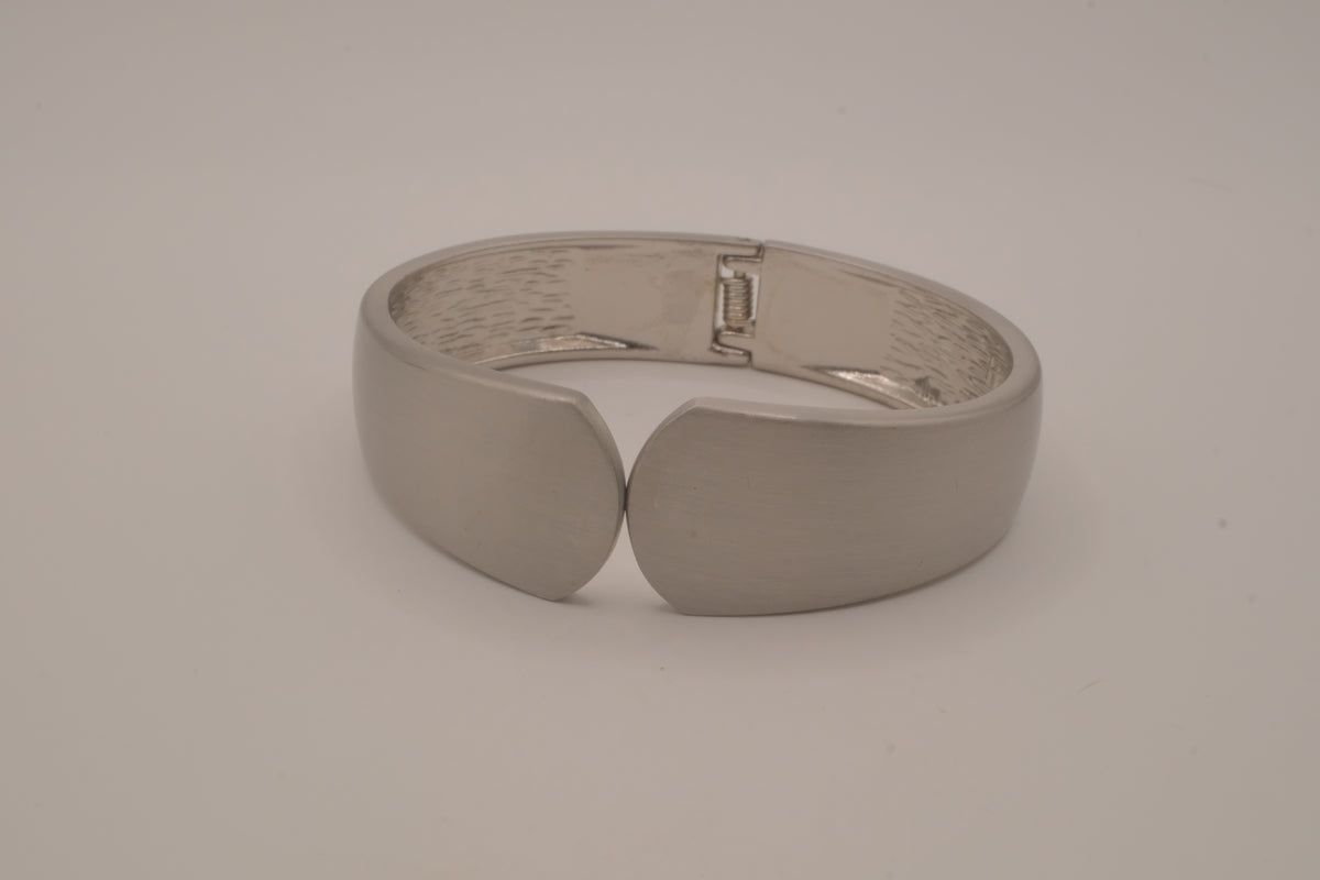Silver-tone wide cuff bracelet&nbsp;
