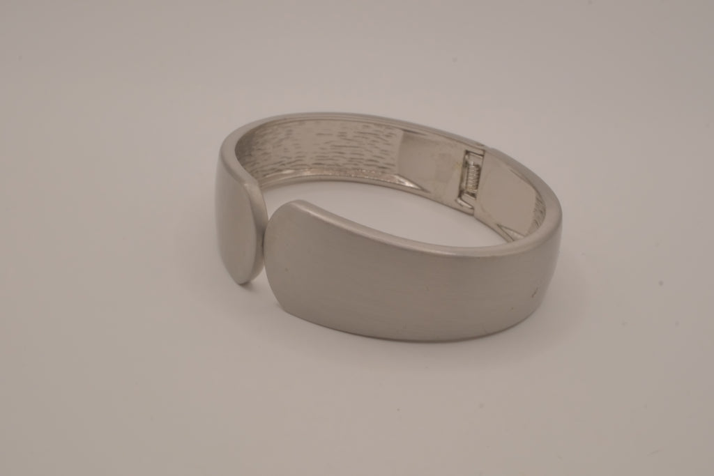 Silver-tone wide cuff bracelet&nbsp;