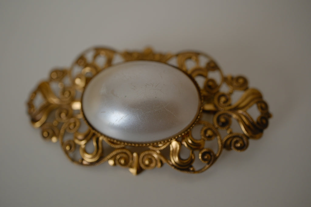 Vintage Large faux Pearl brooch
