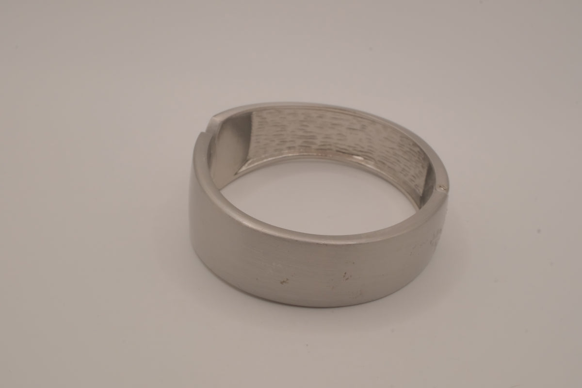 Silver-tone wide cuff bracelet&nbsp;