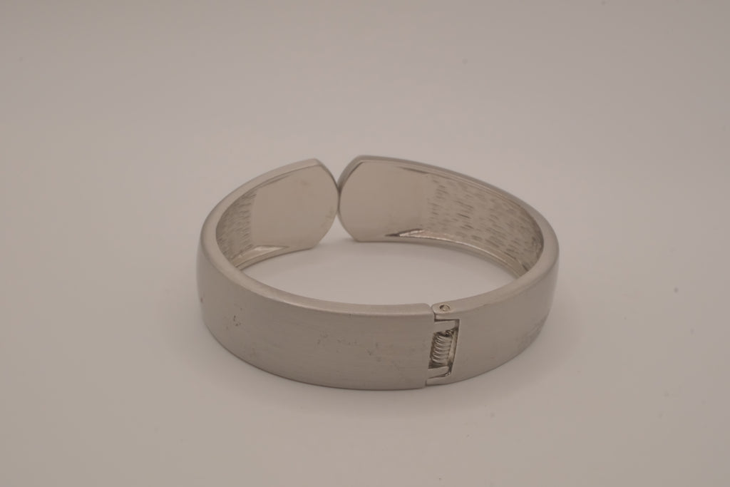 Silver-tone wide cuff bracelet&nbsp;