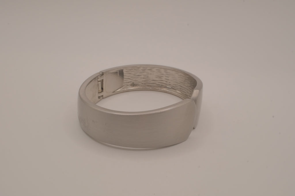 Silver-tone wide cuff bracelet&nbsp;