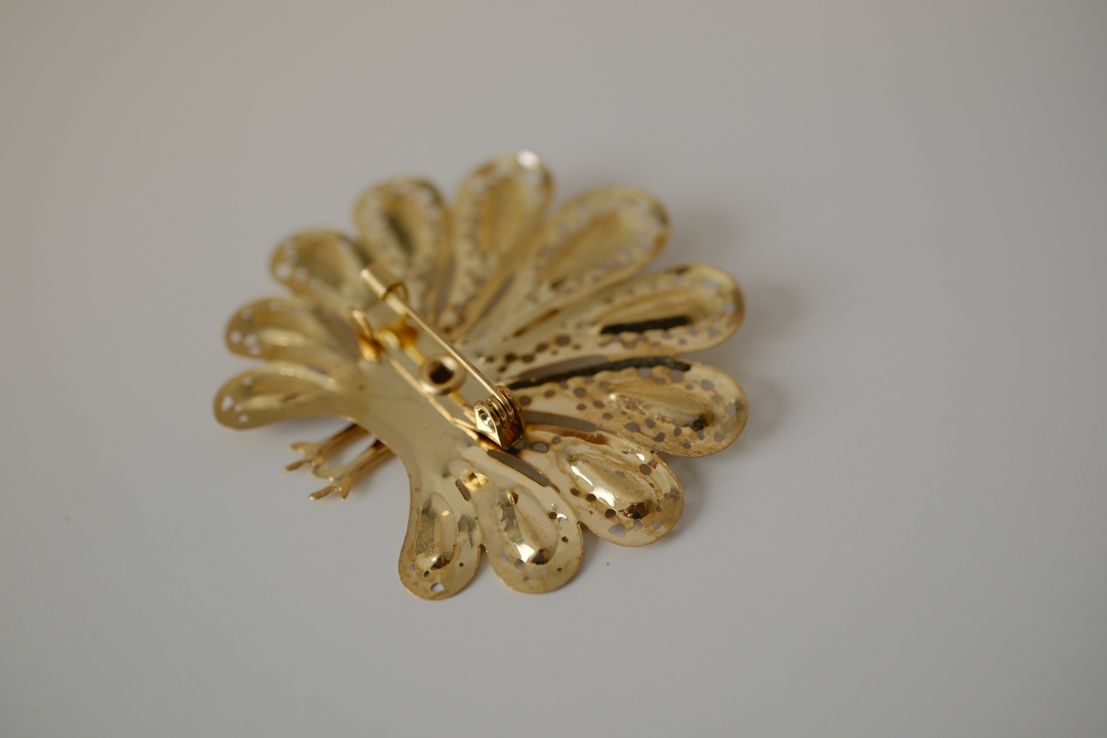 Vintage Peacock filigree brooch