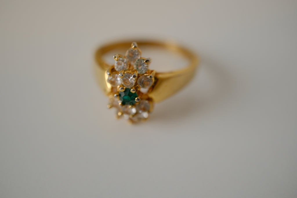Vintage Gold toned Greena and white stone ring