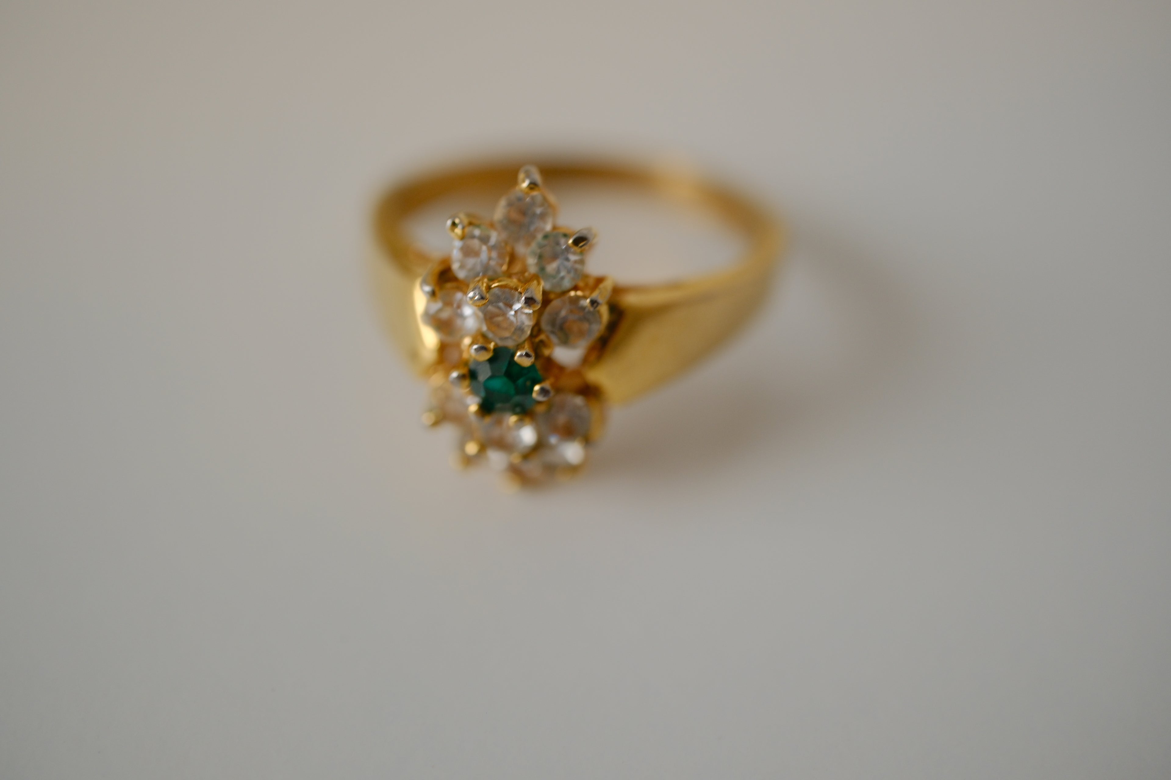 Vintage Gold toned Greena and white stone ring
