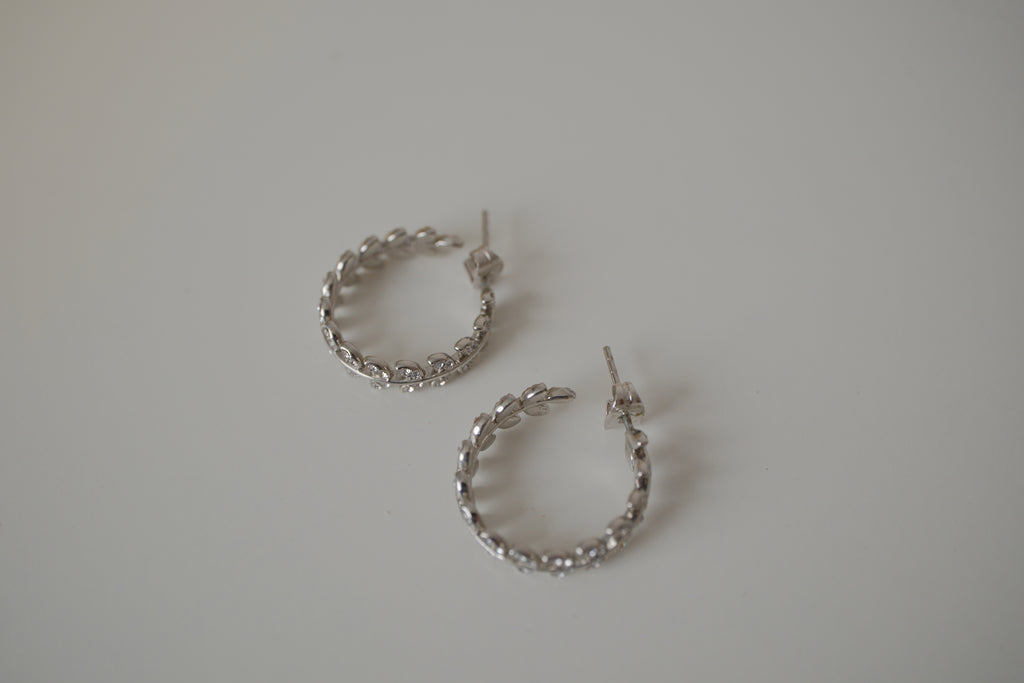 Vintage silver tone leaf hoop earrings