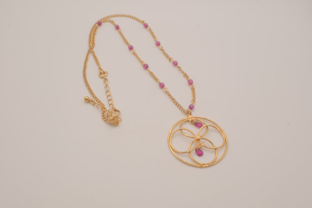 Vintage Avon gold-tone interlocking circle necklace