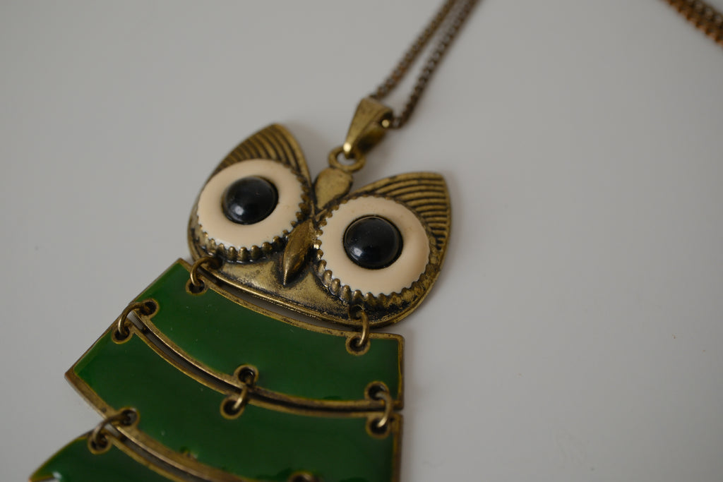 Vintage articulated Owl pendant necklace