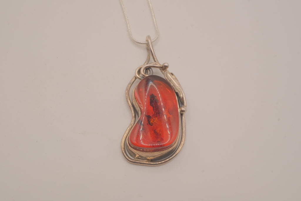 Vintage Sterling silver Baltic amber pendant &nbsp;necklace