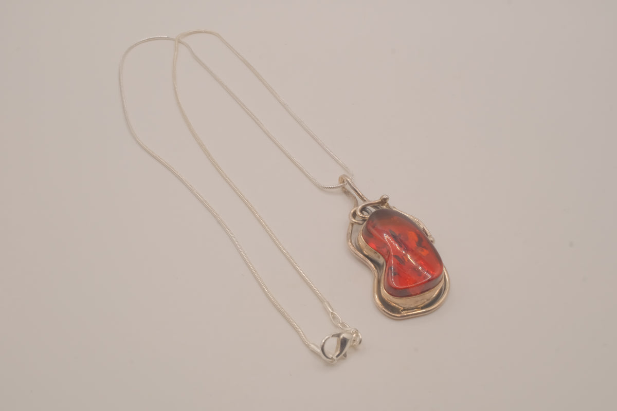 Vintage Sterling silver Baltic amber pendant &nbsp;necklace