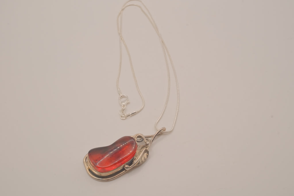 Vintage Sterling silver Baltic amber pendant &nbsp;necklace