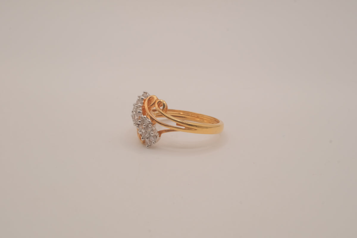 Gold tone rhinestones cluster openwork ring