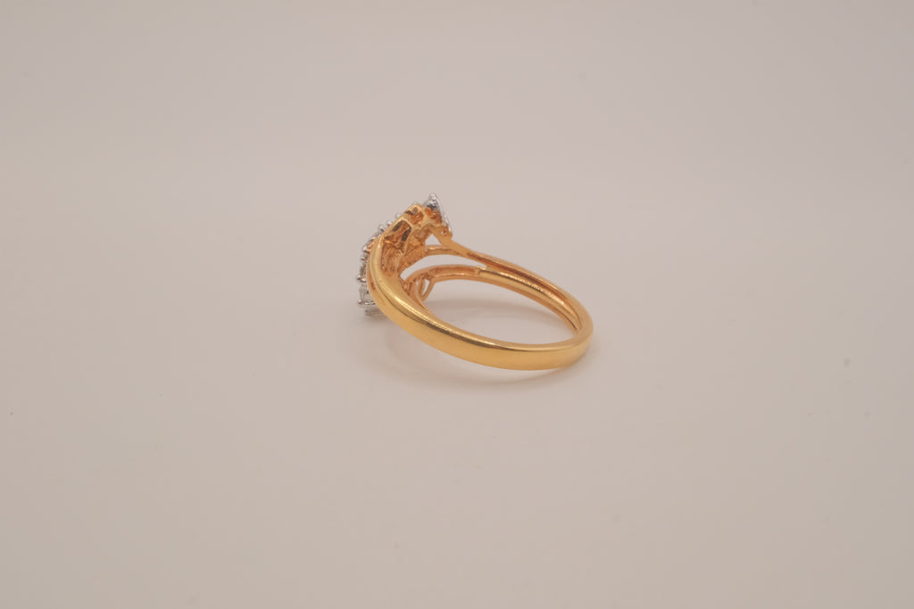 Gold tone rhinestones cluster openwork ring