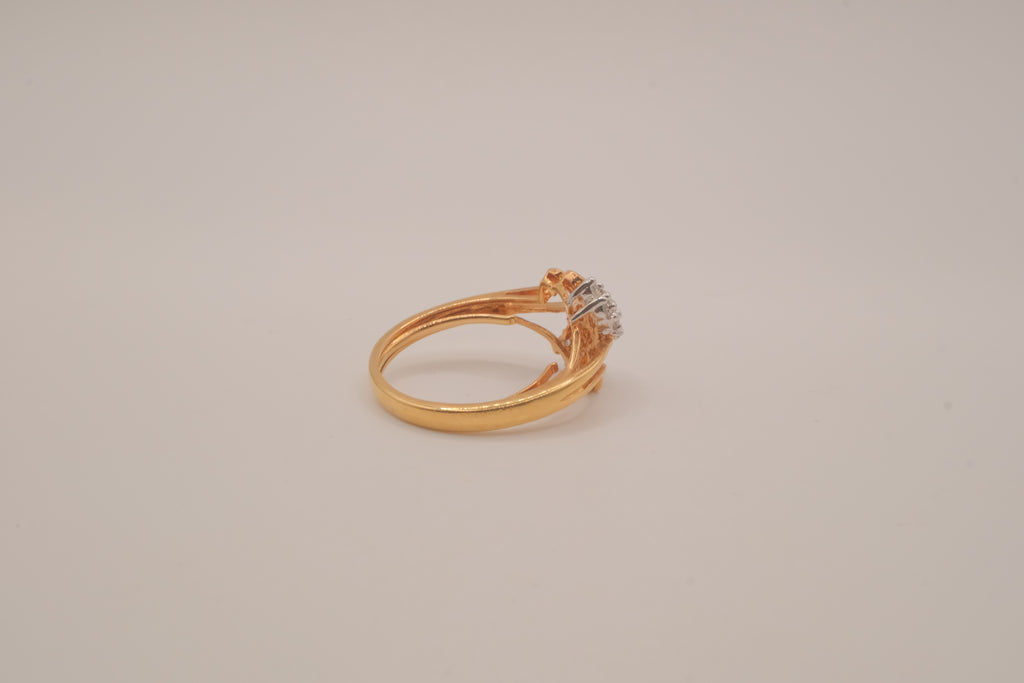 Gold tone rhinestones cluster openwork ring