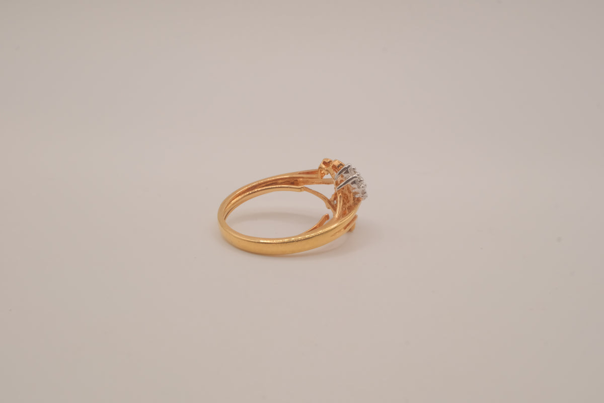 Gold tone rhinestones cluster openwork ring