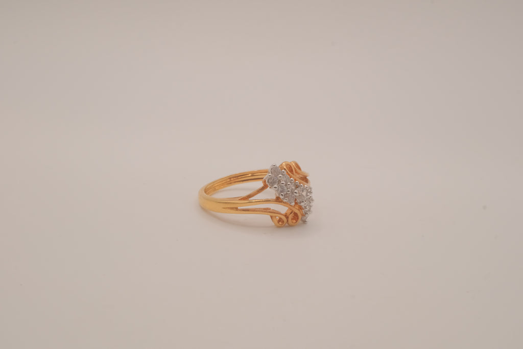 Gold tone rhinestones cluster openwork ring