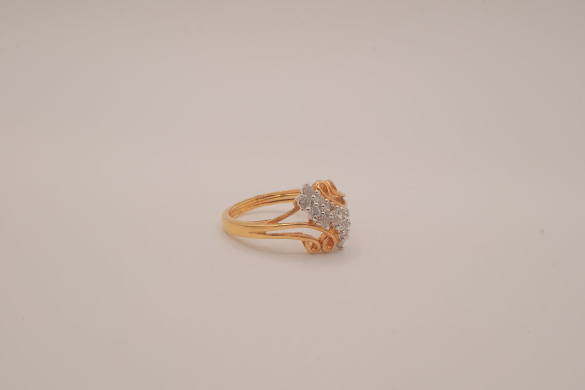 Gold tone rhinestones cluster openwork ring