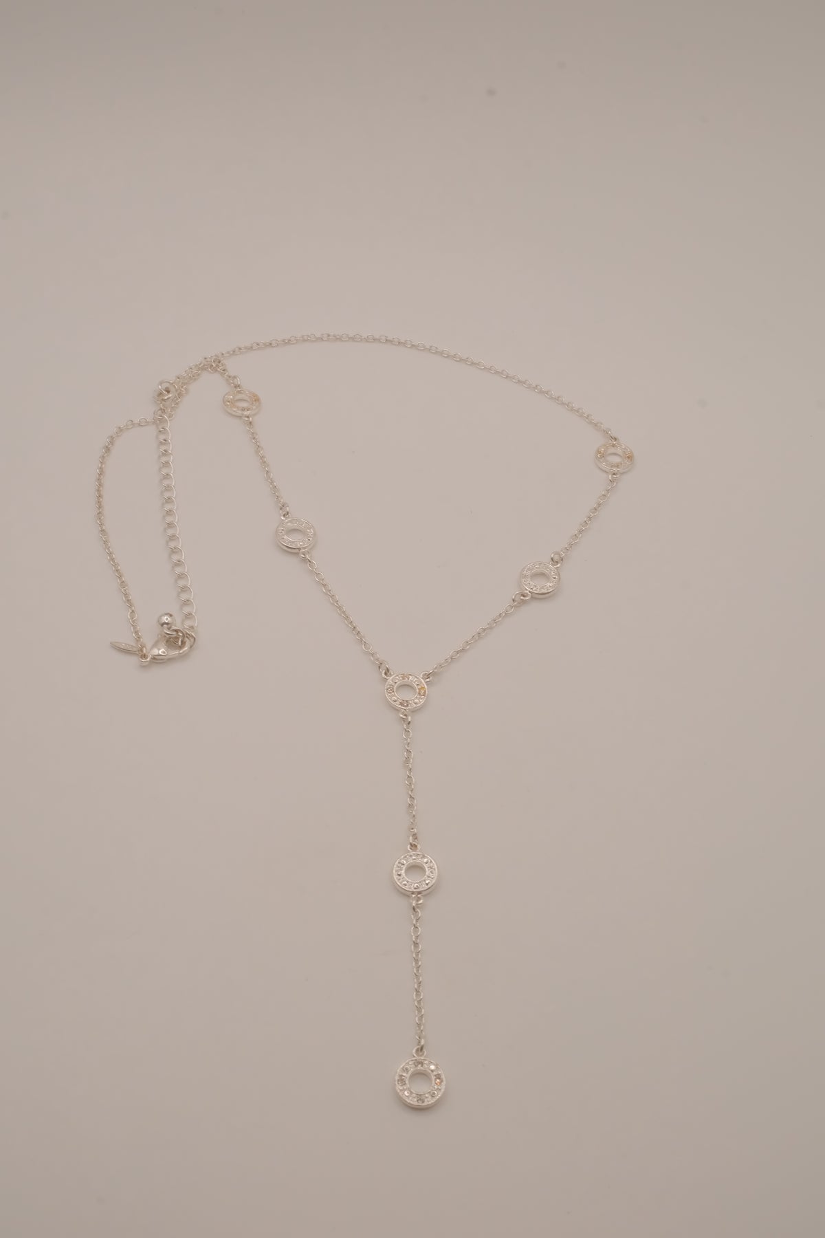 Vintage Avon "Y" design circle lariat necklace