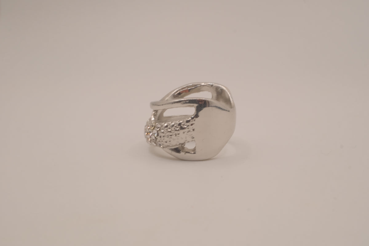 Vintage silver tone crisscross ring