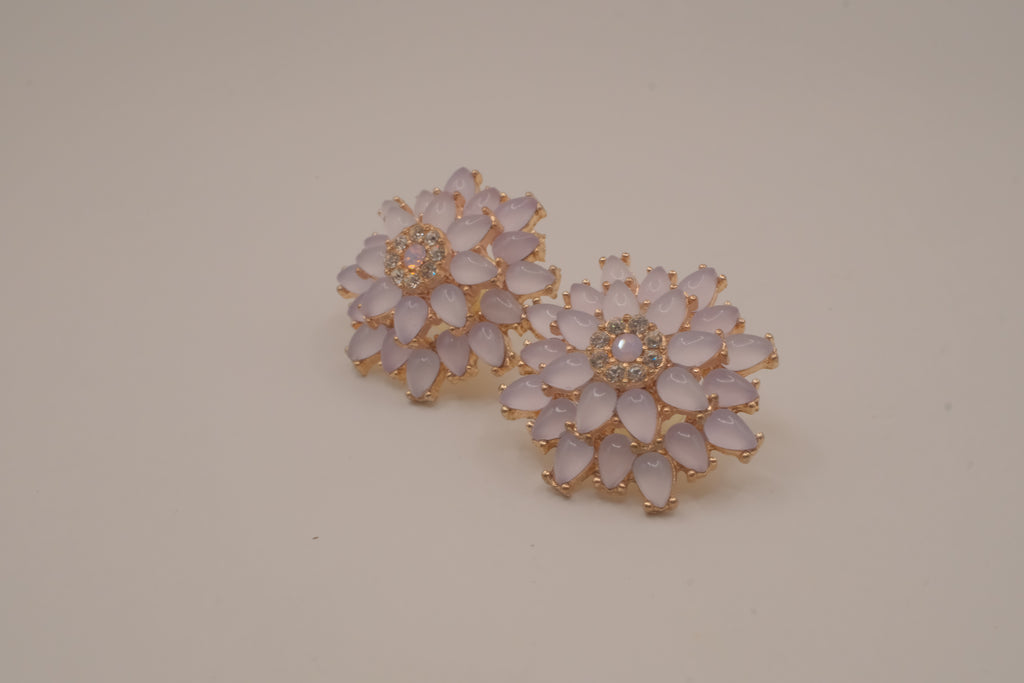 Vintage flower stud earrings