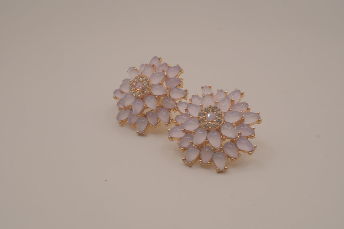 Vintage flower stud earrings
